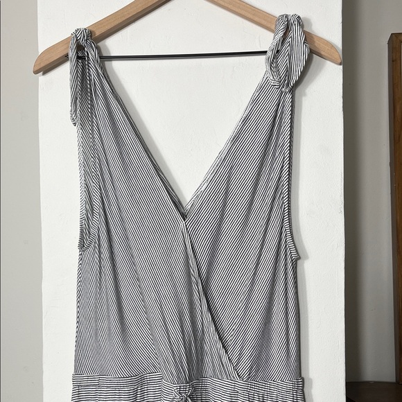 Gray striped V-Neck Dress - Picture 2 of 8